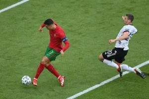 Vai Trò Và Kỹ Năng Của Vị Trí Đá Thòng Trung Vệ Hiện Đại